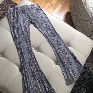 LF stretchy flare pants